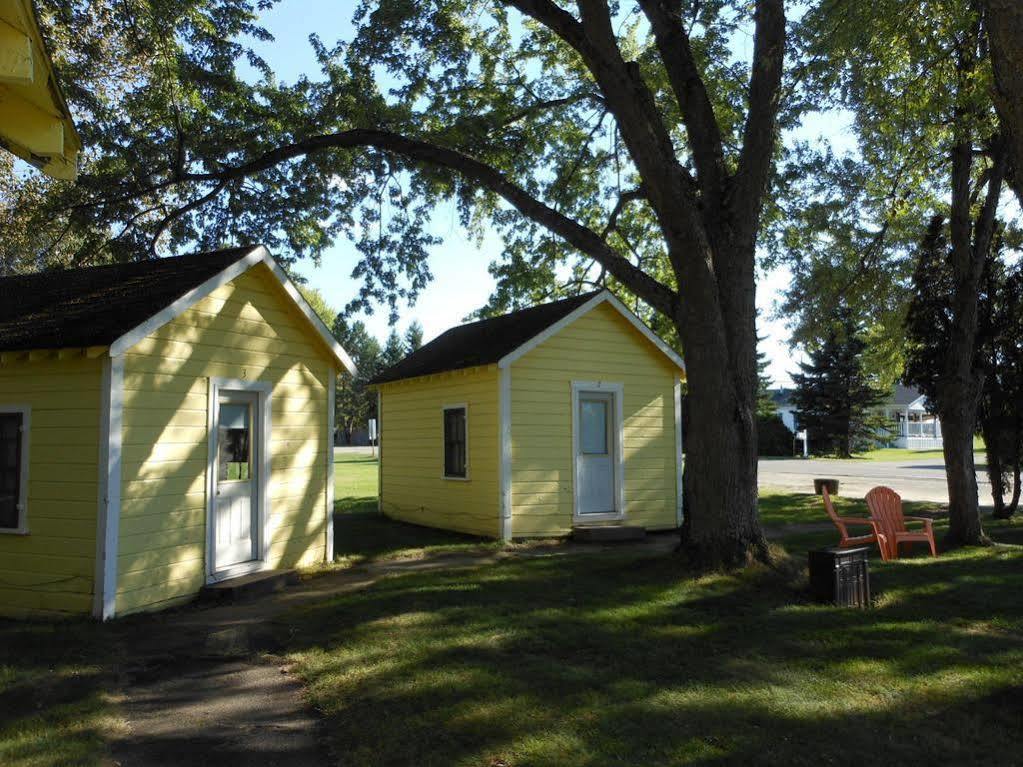 Отель Katahdin Cabins Millinocket Экстерьер фото