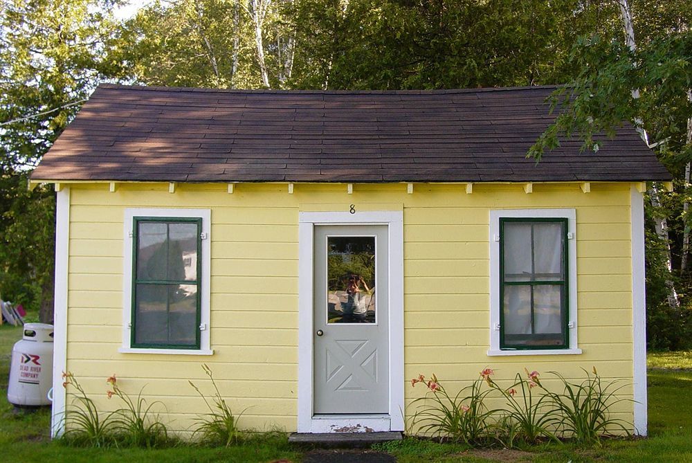Отель Katahdin Cabins Millinocket Экстерьер фото